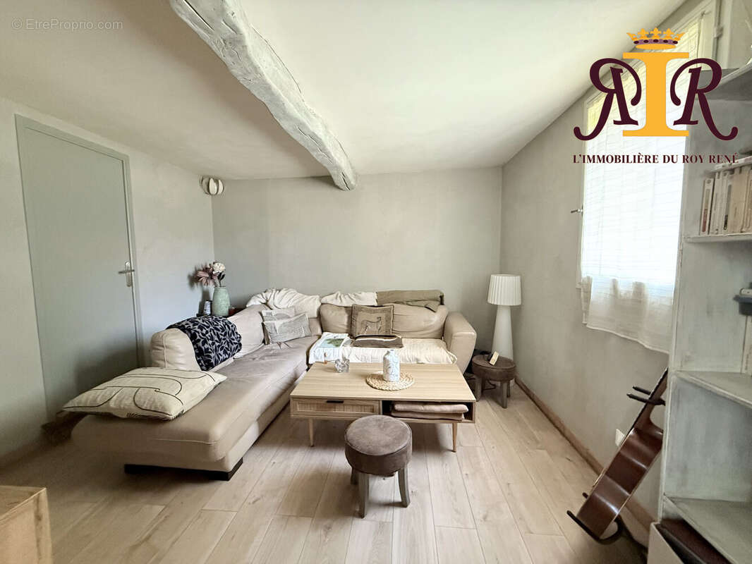 Maison à LA MOTTE-D&#039;AIGUES