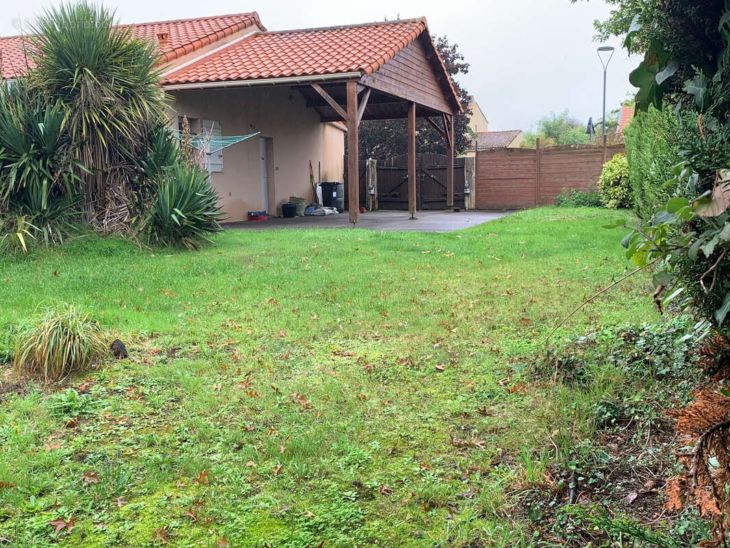 Terrain à SAINT-JULIEN-DE-CONCELLES