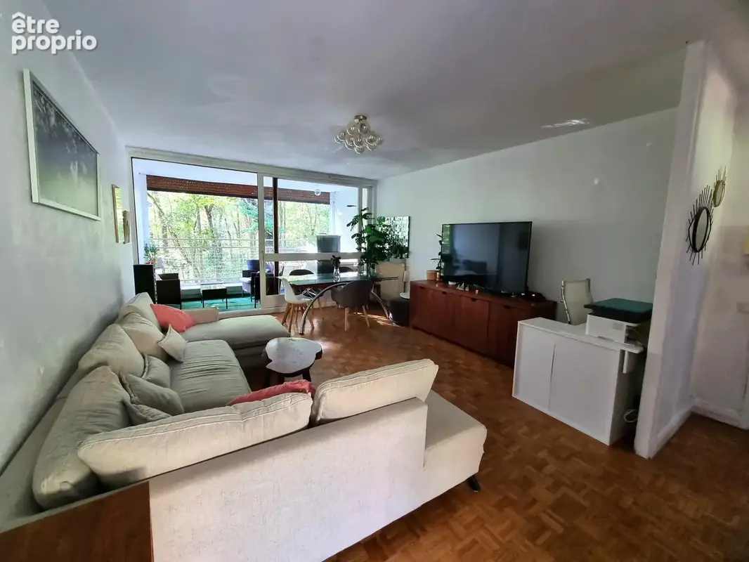 Vaux le penil - appartement 4 pieces - 2 chambres - 2 loggias - parking residence - photo 2