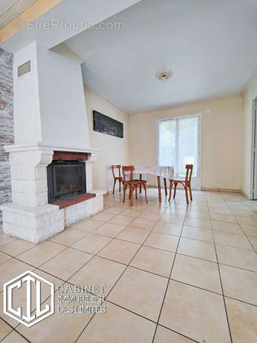 Pavillon F5 de 104m² - photo 6