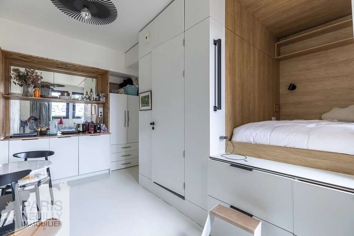 Appartement à PARIS-16E