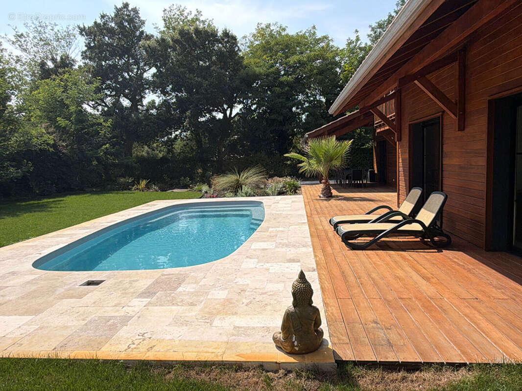 Maison T5 136 m² avec piscine et garage - photo 16