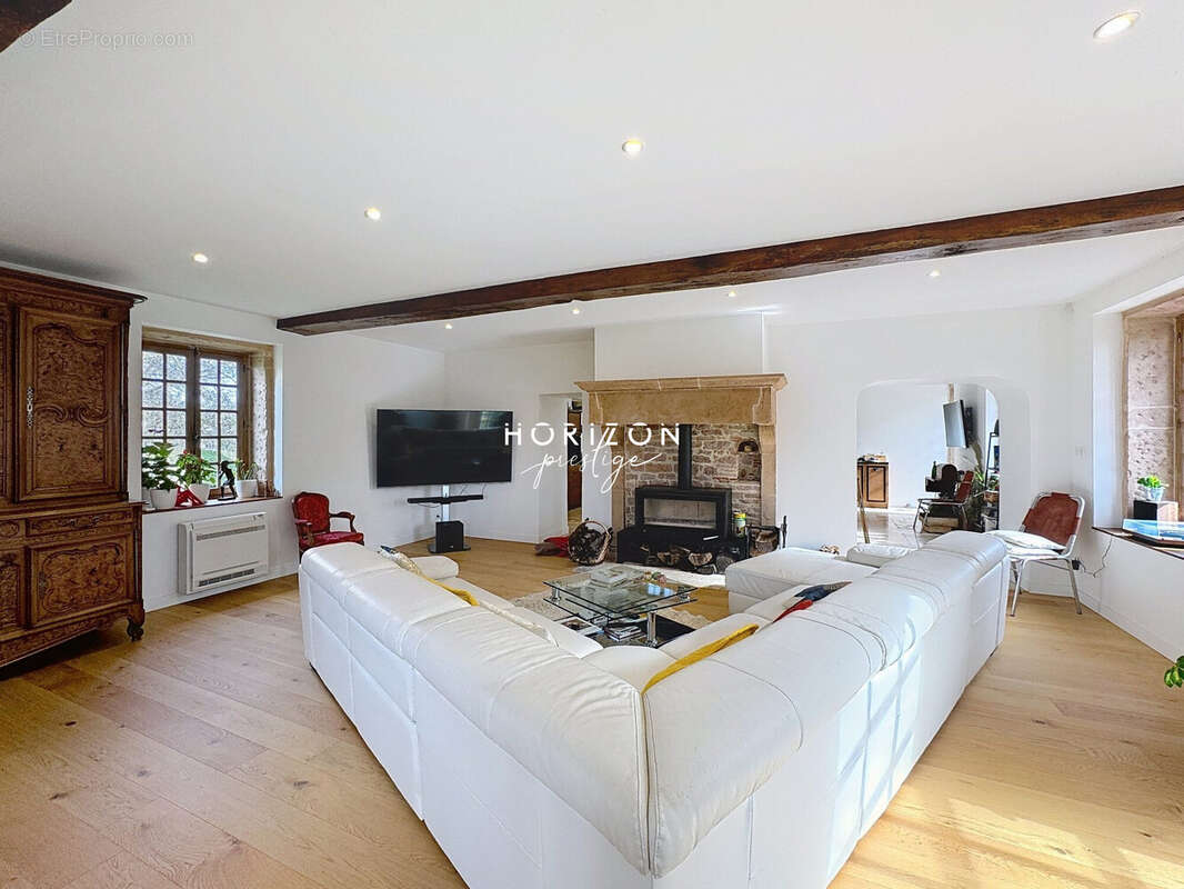 Maison à CHARNAY-LES-MACON