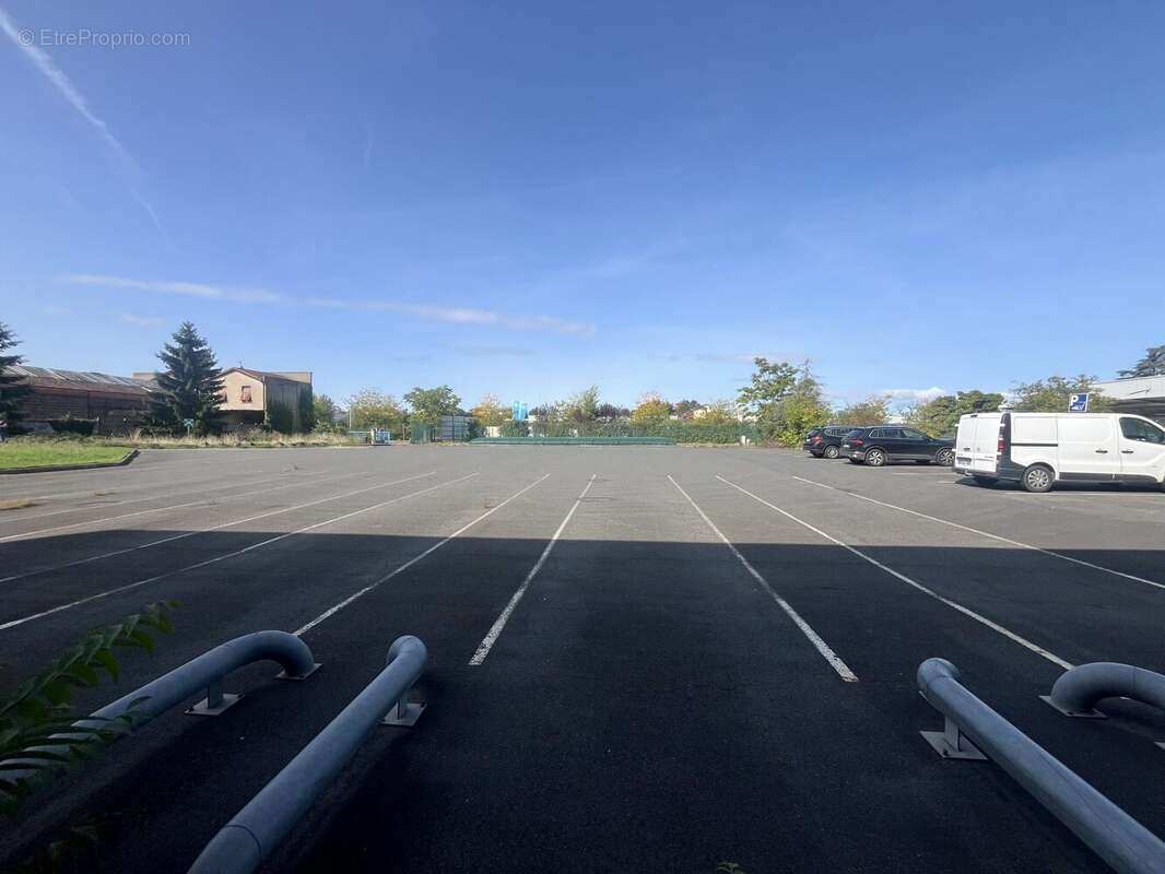 Commerce à SAINT-JUST-SAINT-RAMBERT