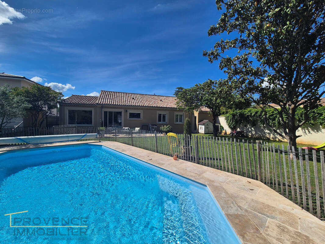 Maison à MONTELIMAR