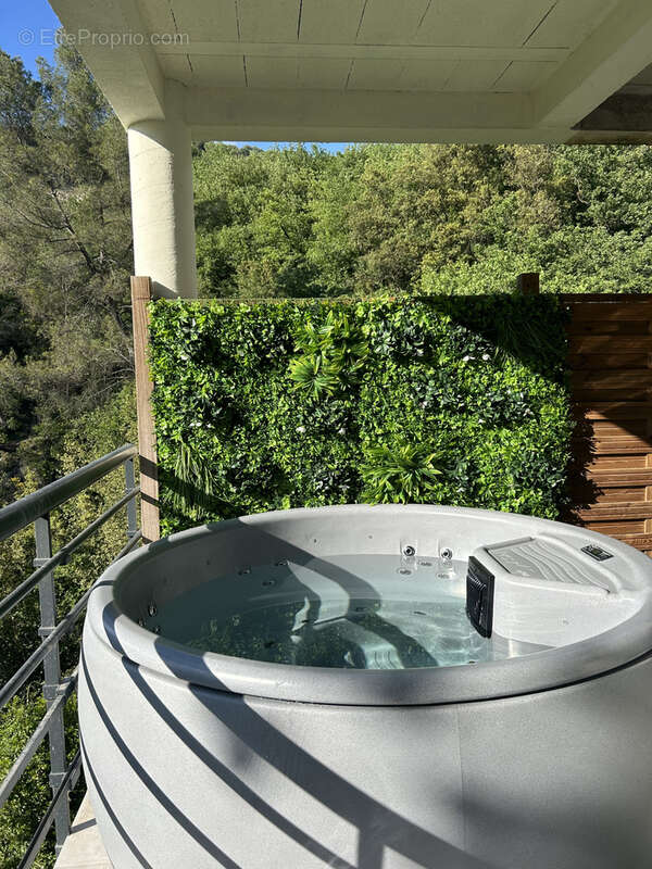 Appartement à CONTES