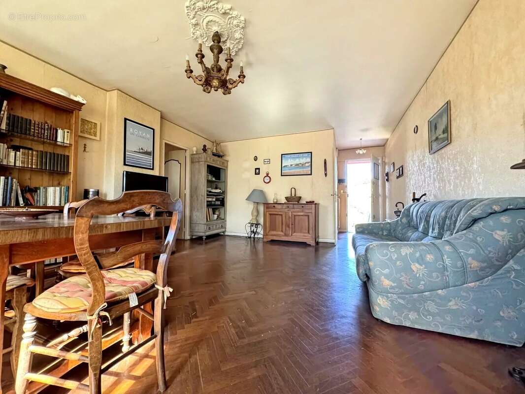 Appartement à MARSEILLE-9E