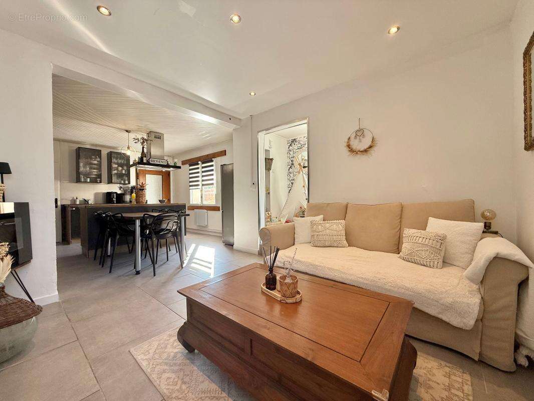 Appartement à CHENOVE