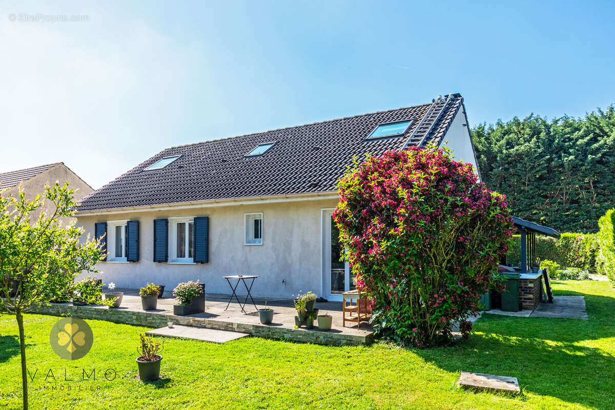 Maison à HOUDAN