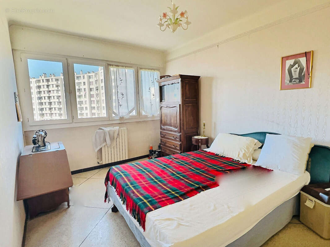 Appartement à MARSEILLE-14E