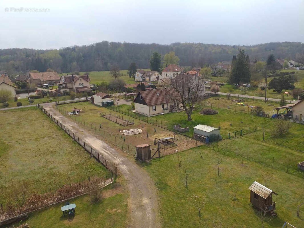 Maison à CHAMPAGNEY