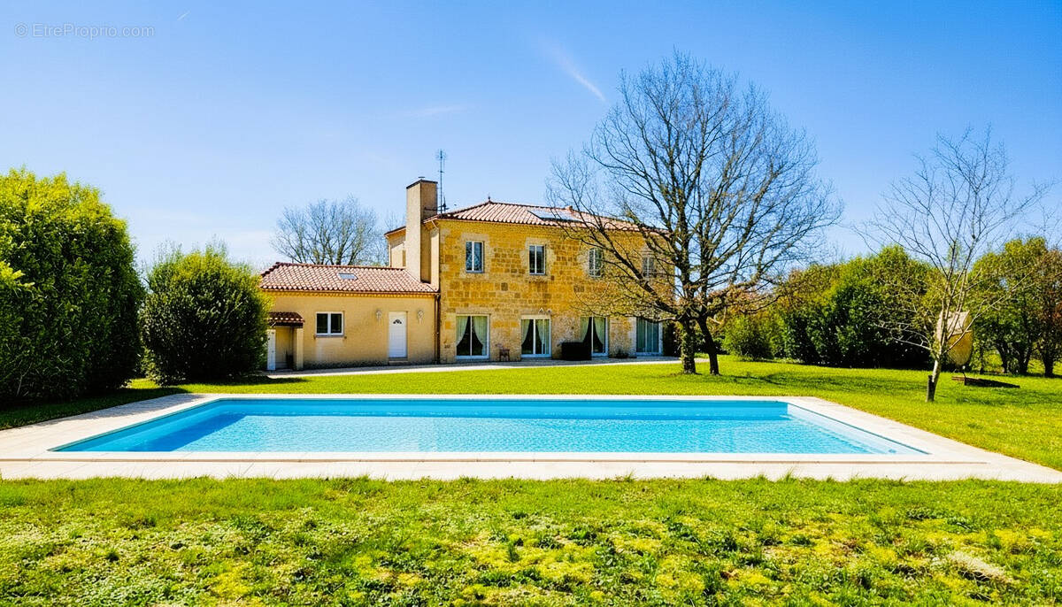 Maison à CASTELNAU-DE-MONTMIRAL