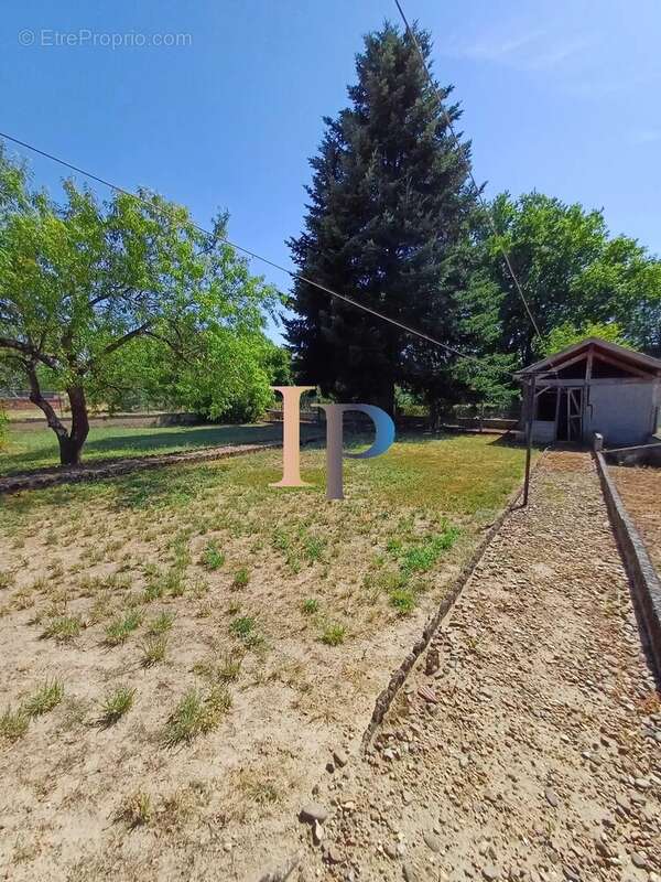 Maison à POUILLY-SOUS-CHARLIEU