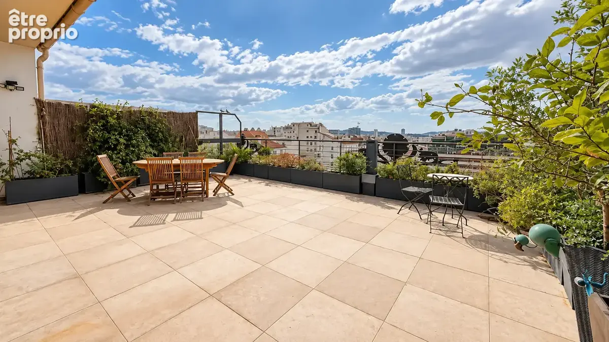 Toulon - place de la liberté  dernier étage et terrasse plein sud de 60 m2 - photo 9