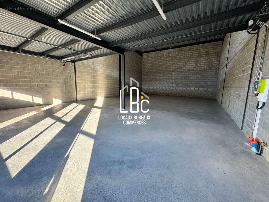 Commerce à BASSE-GOULAINE