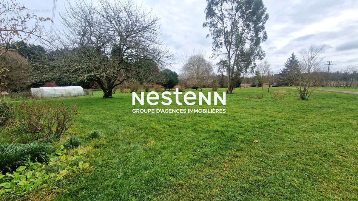 Maison à LA ROCHEBEAUCOURT-ET-ARGENTINE