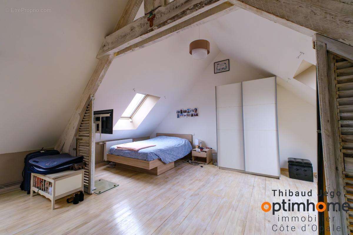 Maison bourgeoise avec piscine sur plus de 13 000 m², cadre calme et intimité préservée - photo 11