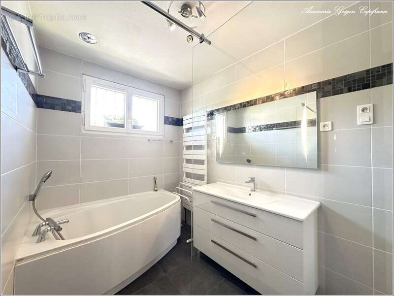 Maison à COURVILLE-SUR-EURE