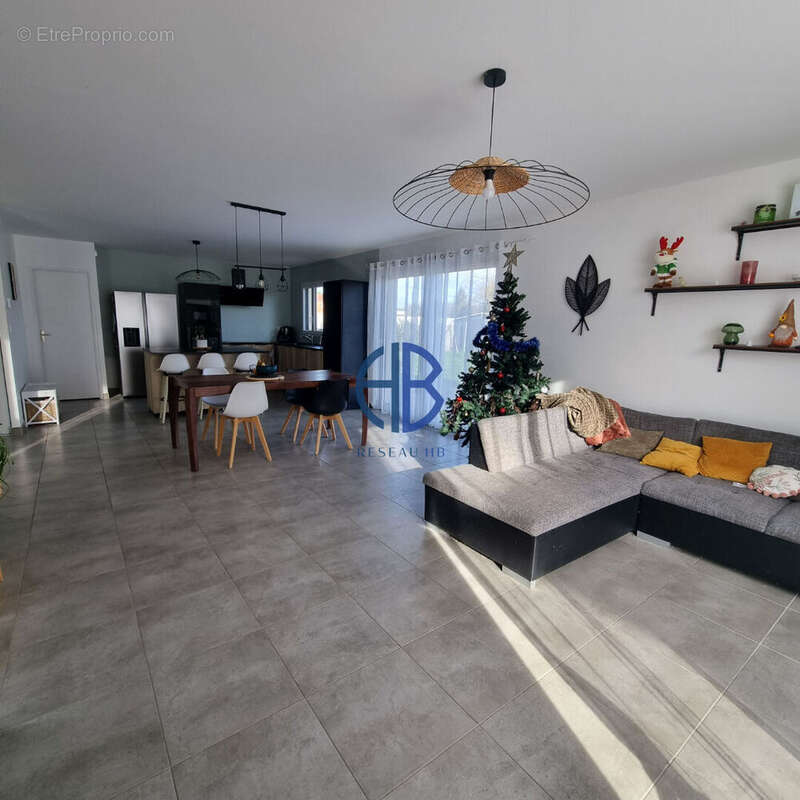 Maison à SAINT-JEAN-DE-SOUDAIN