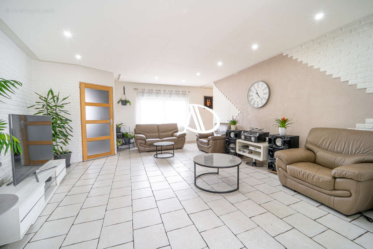 Maison familiale 5 chambres + bureau+ jardin+ cave - photo 2