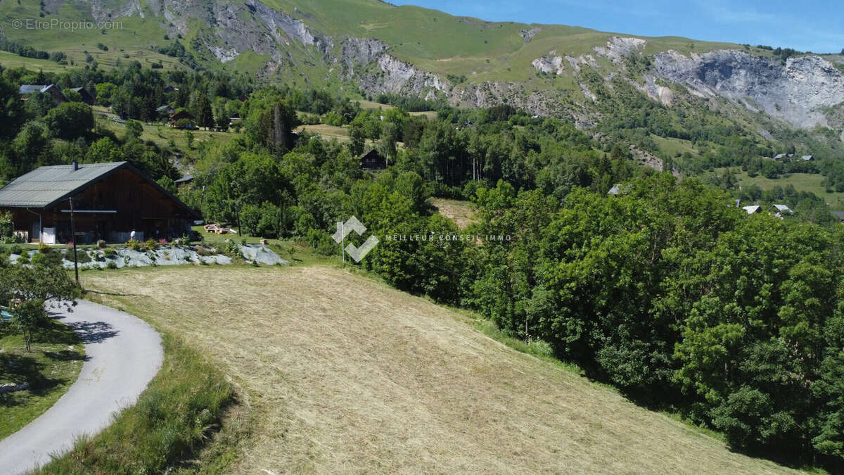 Terrain à JARRIER