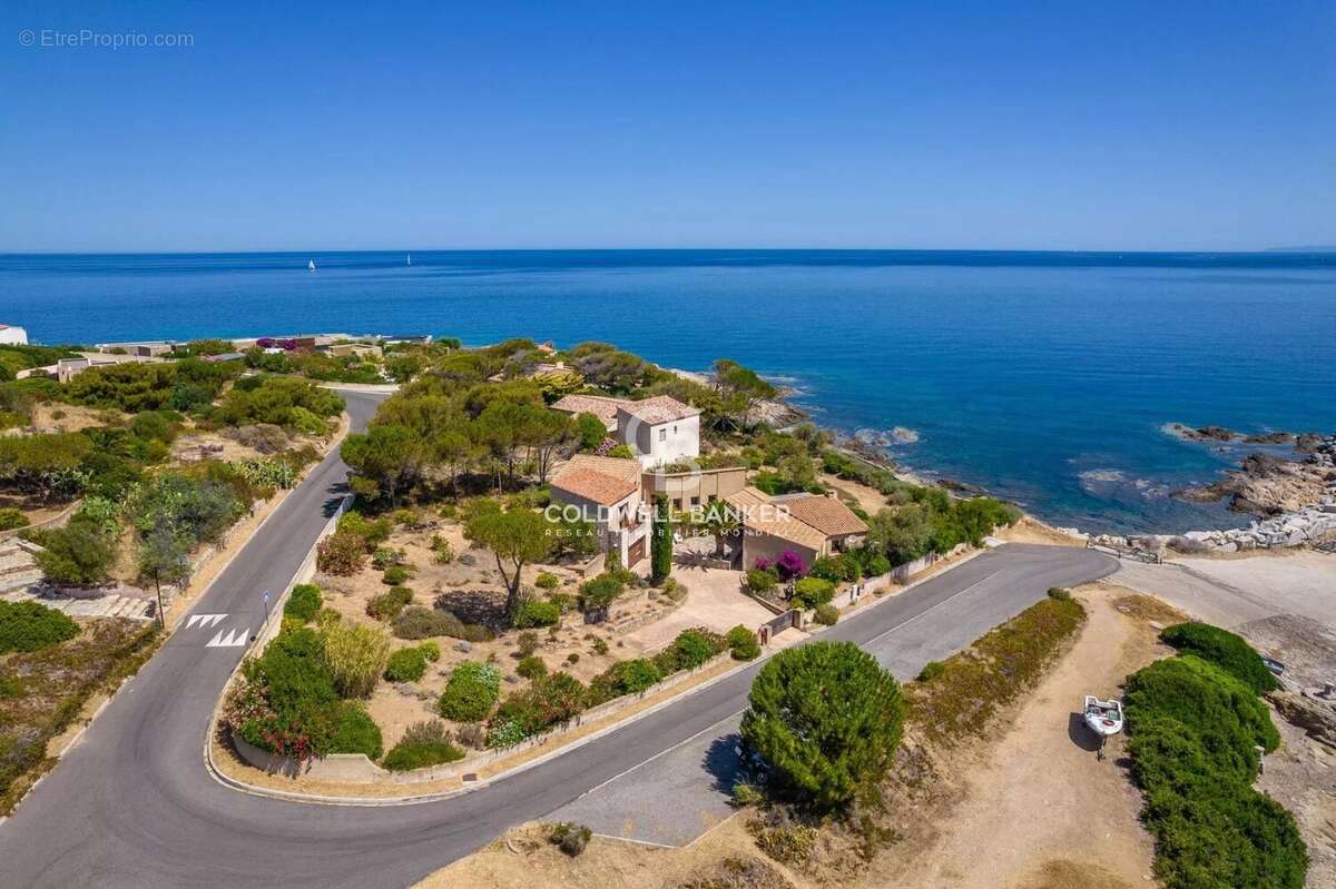 San Damiano - Villa d'architecte de bord de mer à potentiel - photo 38