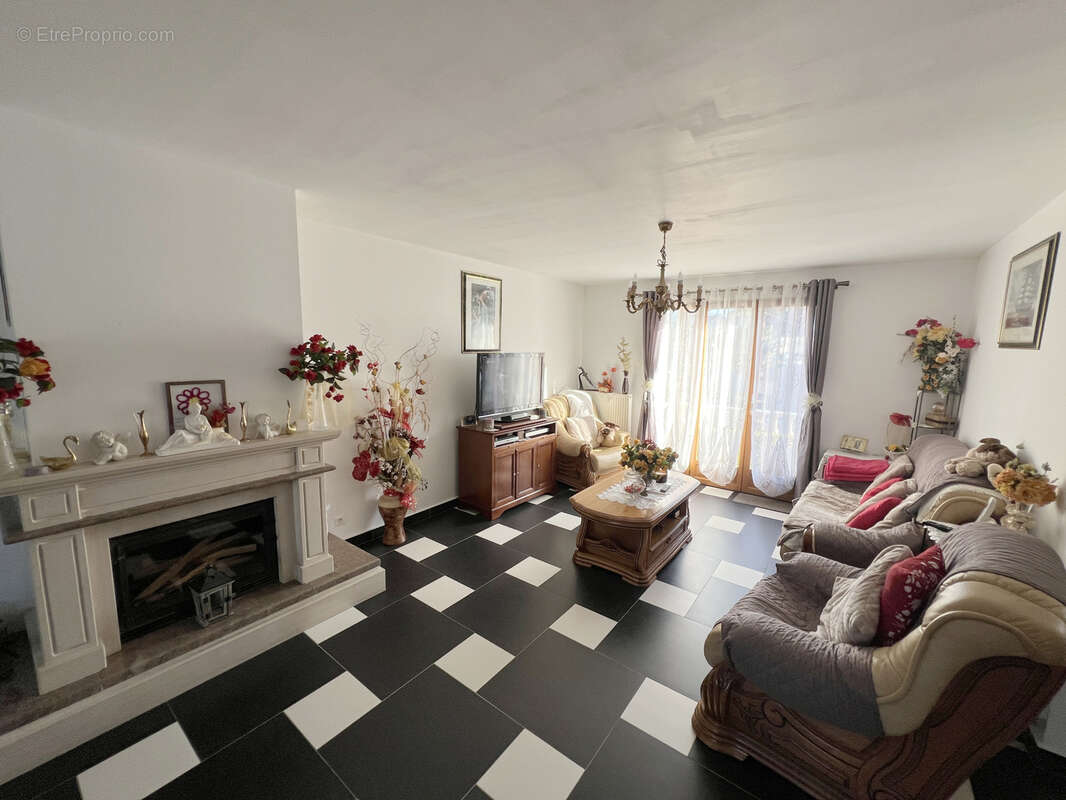 Maison à PONTAULT-COMBAULT