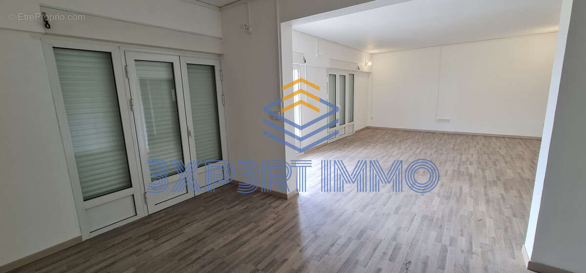 Saint-Pierre - centre-vile : appartement T4 de +150 m2 - photo 5