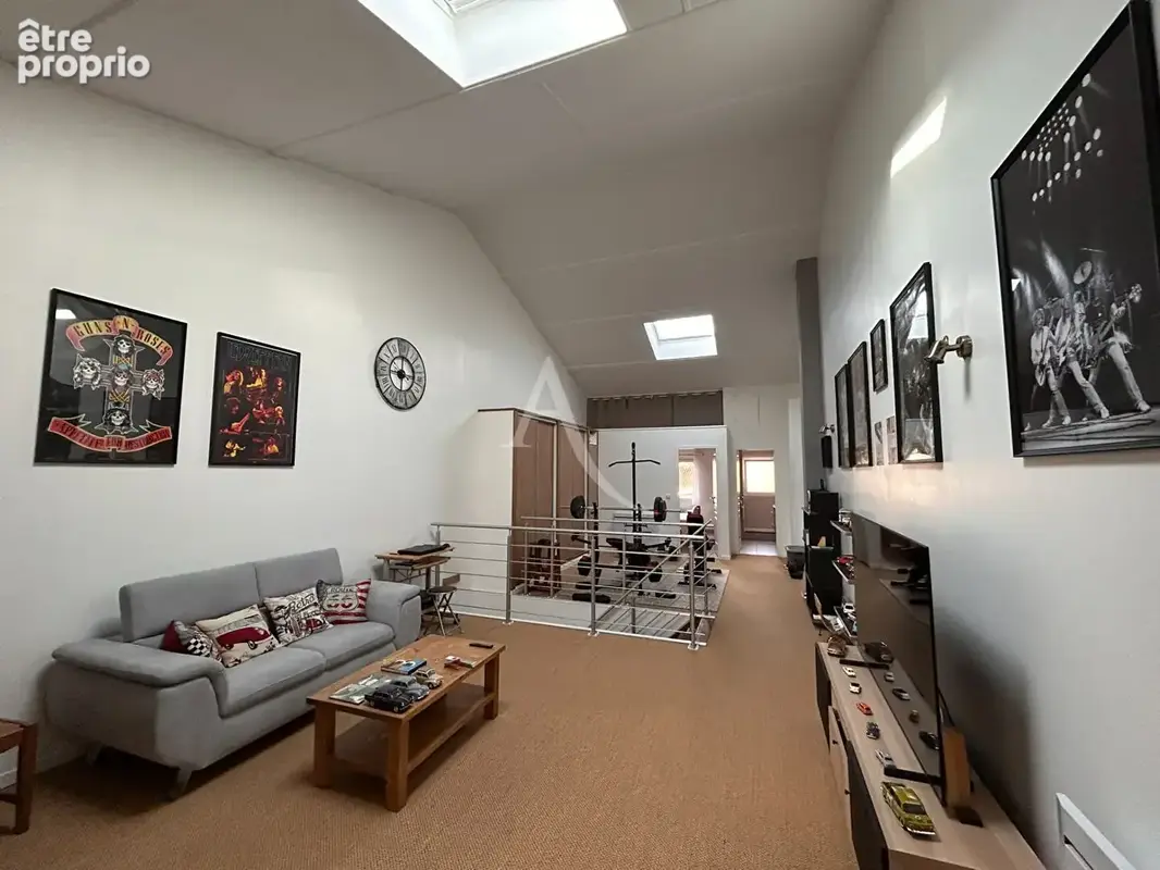 Photo Maison à Saint-Medard-En-Jalles au prix de 337 920€