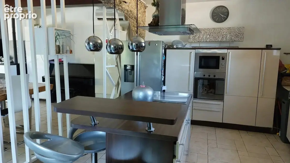 Maison 385 m² à Courthezon  - photo 7