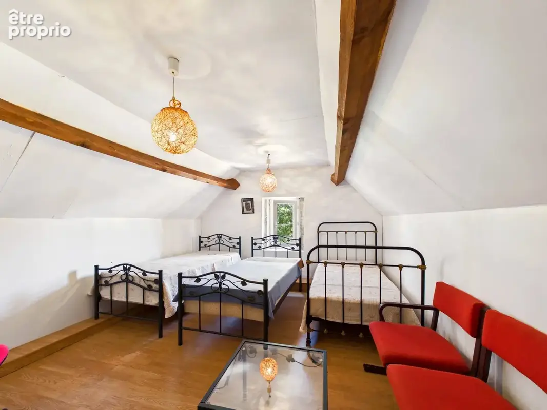 Maison de caractère avec six chambres, idéale pour une famille ou maison secondaire - photo 7
