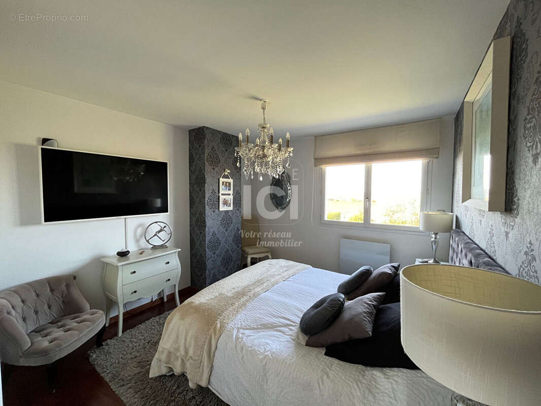 Maison à LA CHAPELLE-BASSE-MER