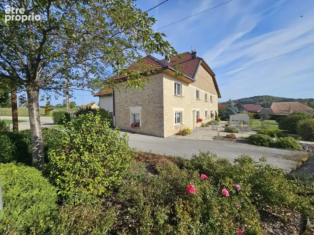 Maison à VERCEL-VILLEDIEU-LE-CAMP