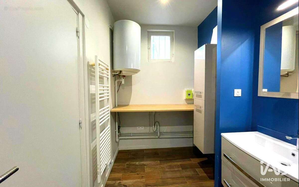 Photo 7 - Commerce à ESBLY