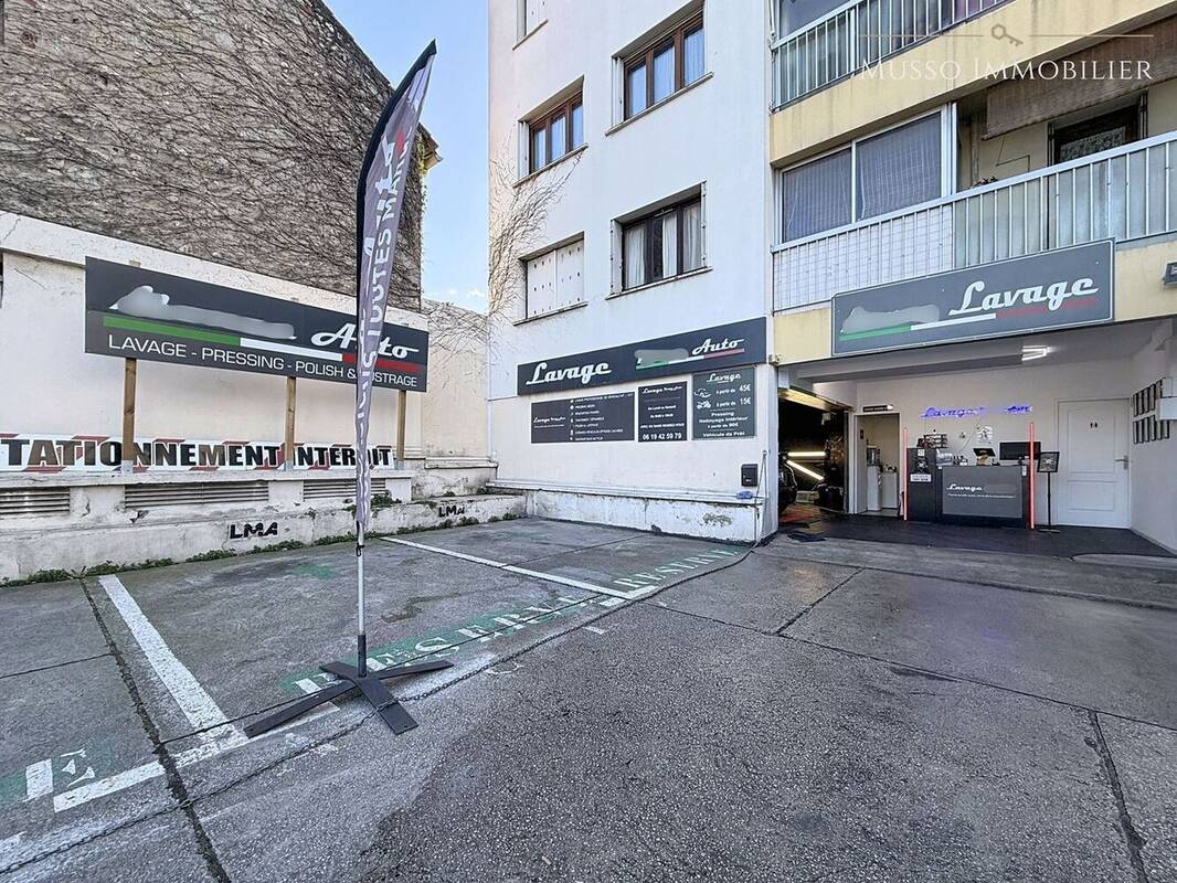 Commerce à MARSEILLE-9E