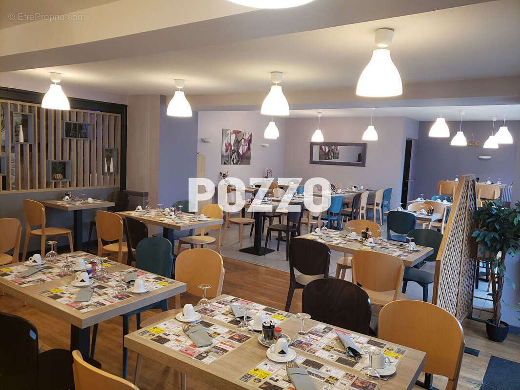 Commerce à SAINT-GEORGES-DE-ROUELLEY