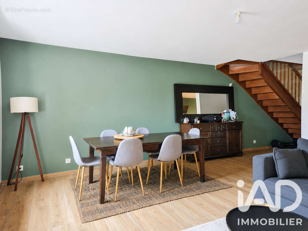 Appartement 86 m² à Vals-Pres-Le-Puy  - photo 7