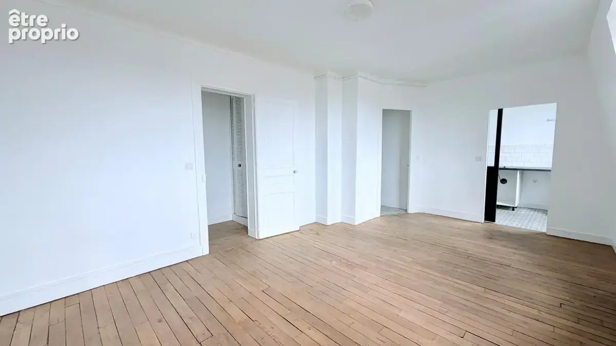 Passage des Abbesses - studio au dernier étage - photo 4