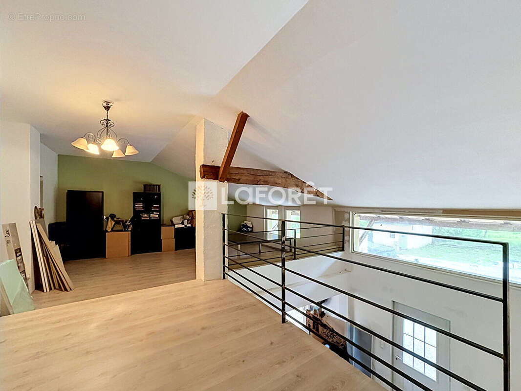 Maison à BEAUPONT