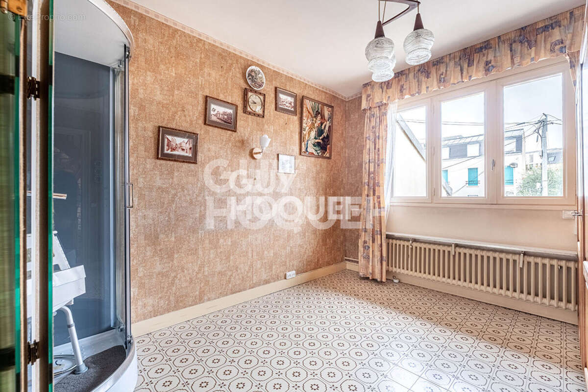 Maison à LA GARENNE-COLOMBES