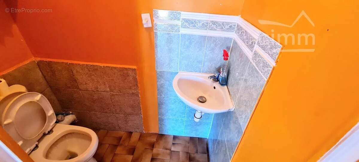 Commerce à SAINT-CYPRIEN