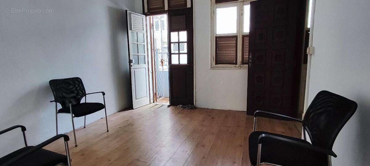 A vendre : maison a renover aux terres sainville (97200) - photo 3