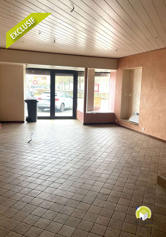 Commerce à POLLIAT