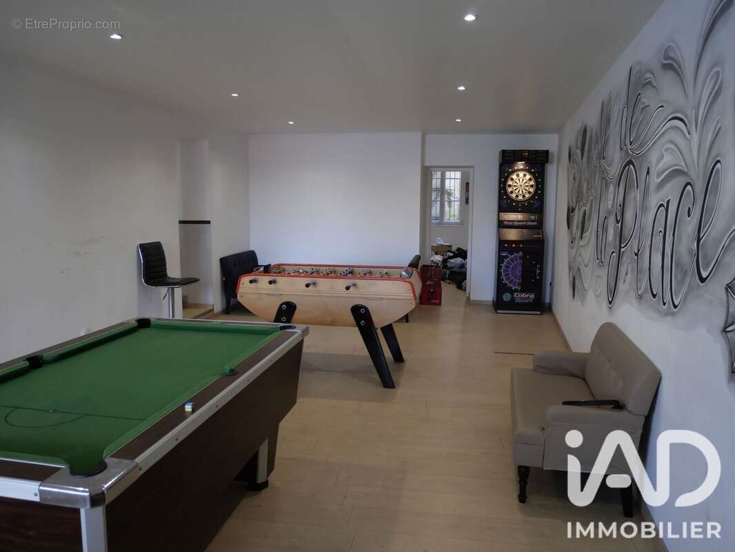 Appartement 250 m² à Stenay  - photo 3