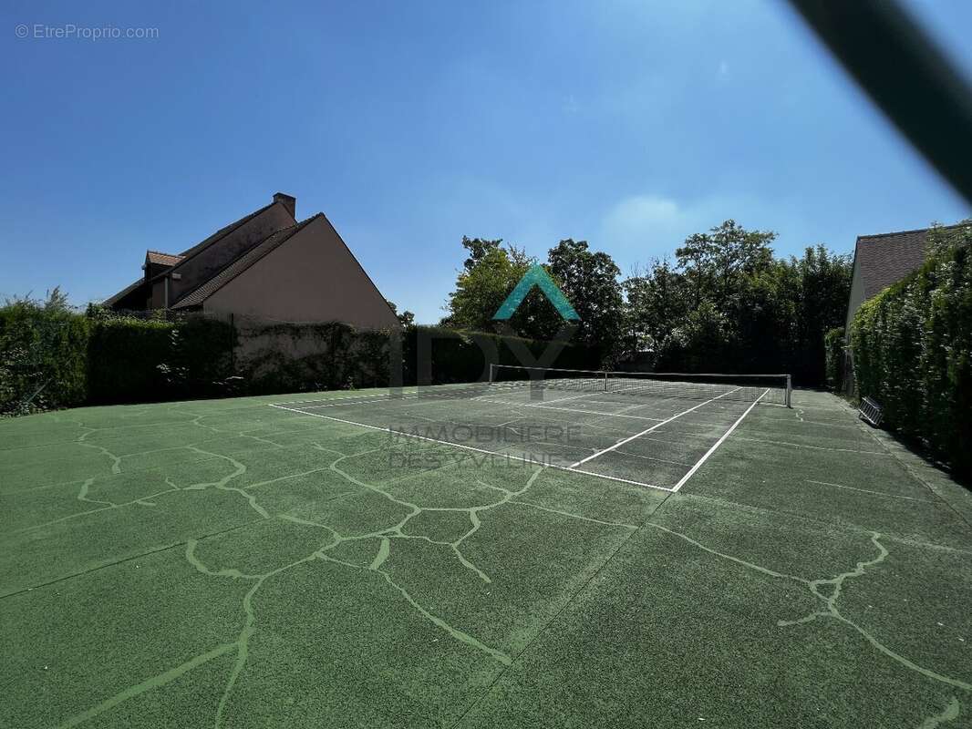 Maison à LE MESNIL-LE-ROI