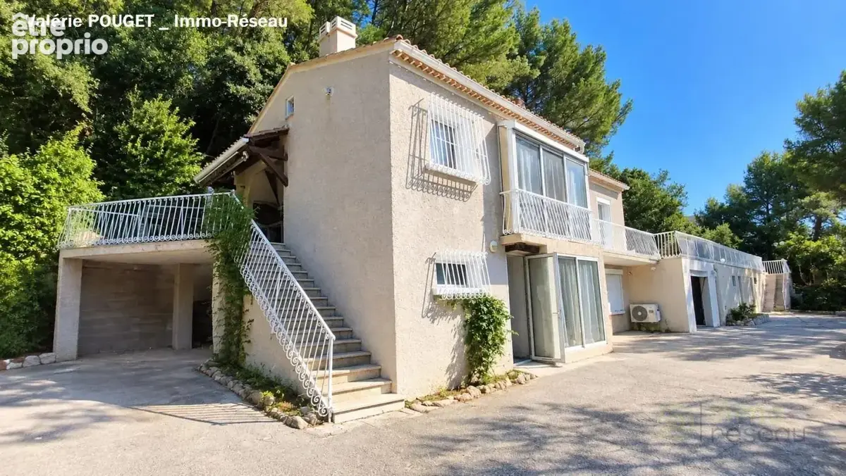 Maison 5 pièces 128 m² à vendre à Le Revest-Les-Eaux (83200) - photo 2