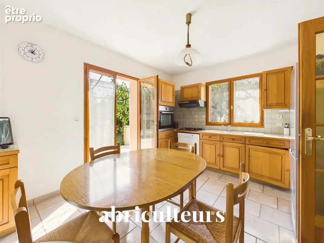 Maison 5 pièces de 110 m² au calme absolu avec piscine en vente à Puyloubier (13114) - photo 5