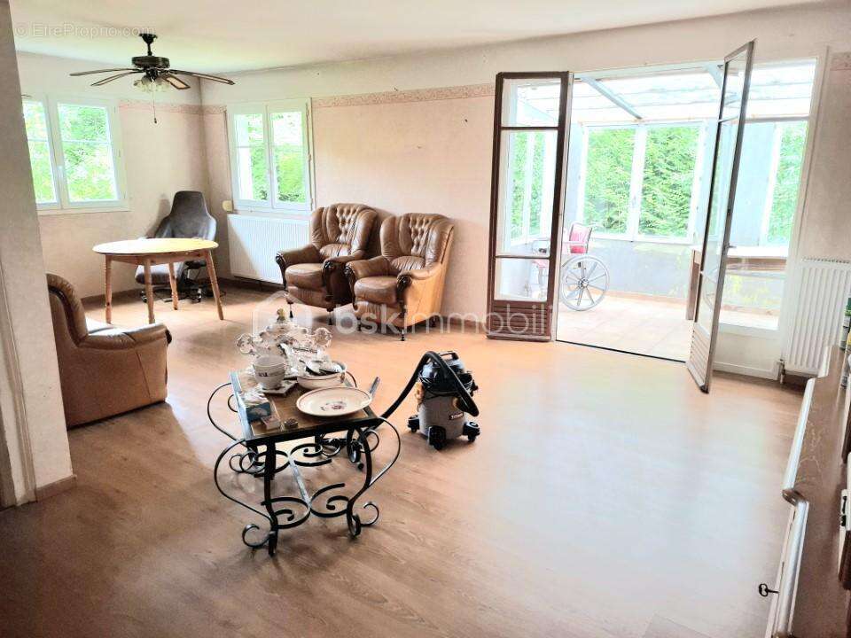 Maison T6 avec grand terrain - photo 3