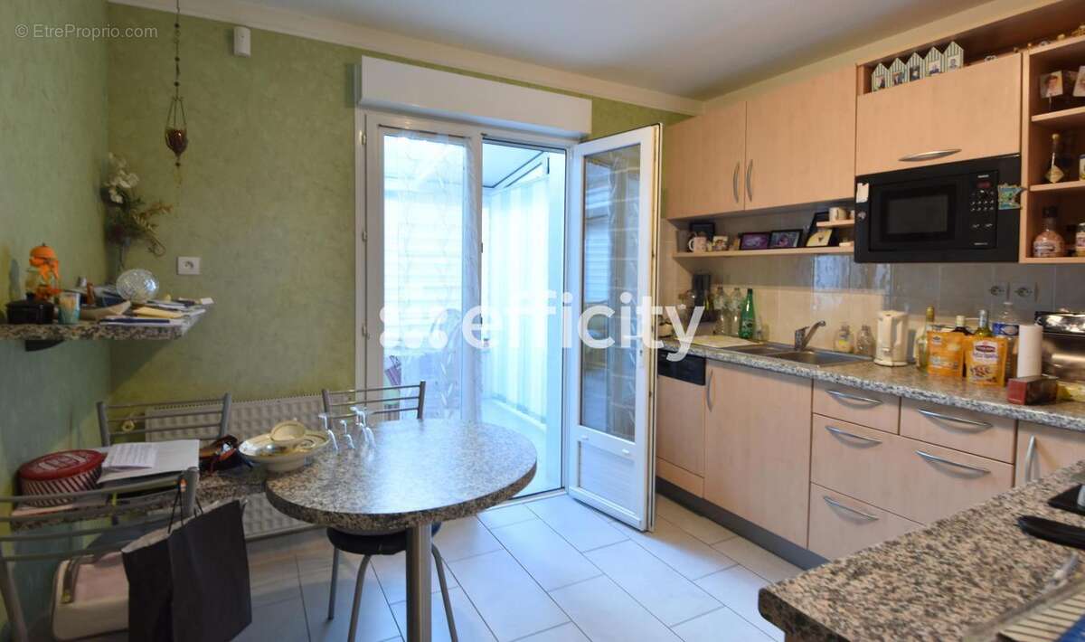 Maison à LE RELECQ-KERHUON