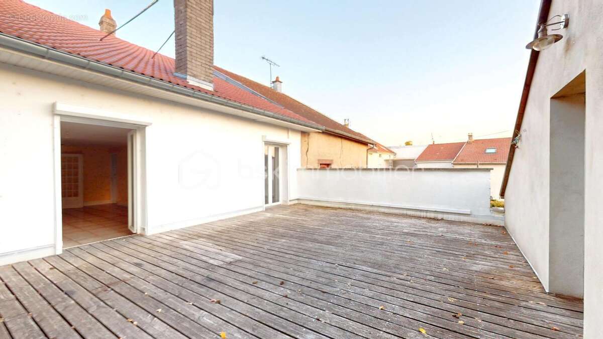Ancienne boulangerie + logement atypique – terrain 790 m² - photo 2